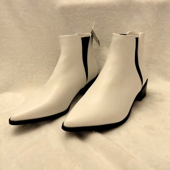 a.n.a Shoes - White Ana pull on ankle boots size 6